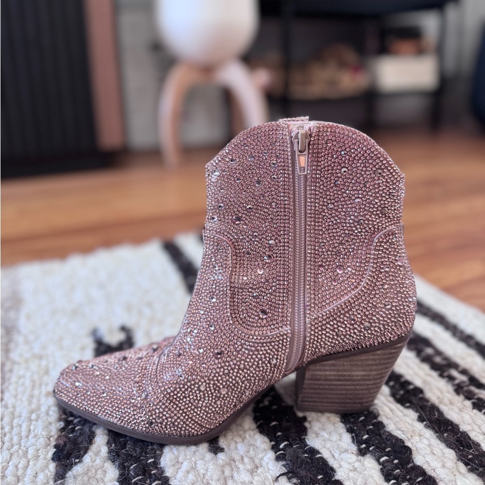 Matisse Harlow Western Rhinestone Booties • Size 7.5 • Excellent Condition - Picture 6 of 9